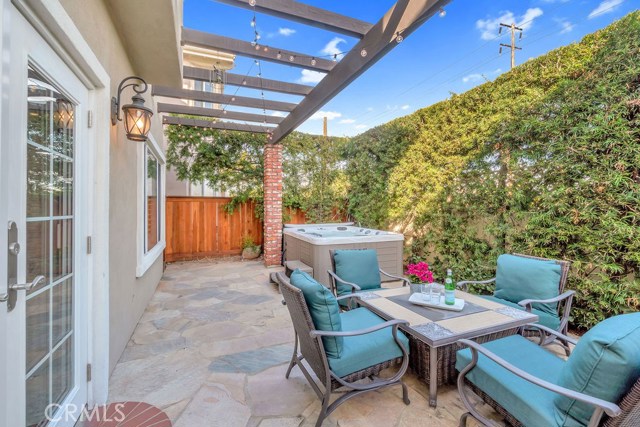 Low Maintenance Back Yard and Brand New Fence, Mature Hedges for Privacy Low Maintenance Back Yard and Brand New Fence, Mature Hedges for Privacy