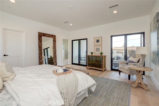 1130 21st Street, Manhattan Beach, California 90266, 5 Bedrooms Bedrooms, ,4 BathroomsBathrooms,Residential,Sold,21st,SB21098347