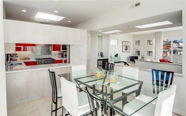 129 Moonstone Street, Manhattan Beach, California 90266, 3 Bedrooms Bedrooms, ,3 BathroomsBathrooms,Residential,Sold,Moonstone,SB20050796