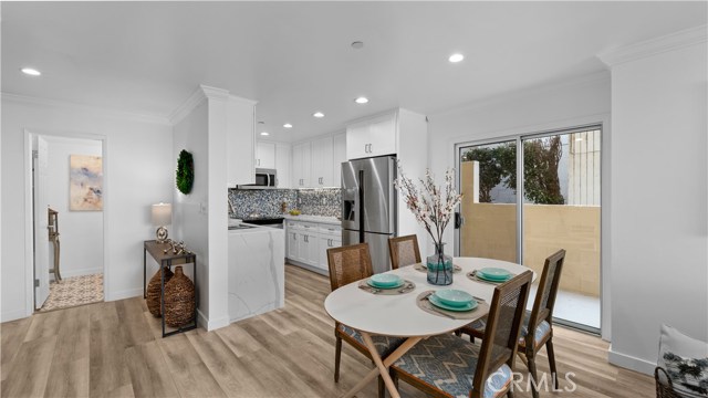 555 Esplanade, Redondo Beach, California 90277, 2 Bedrooms Bedrooms, ,2 BathroomsBathrooms,Residential,Sold,Esplanade,SB20245440