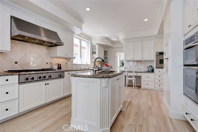 449 26th Street, Manhattan Beach, California 90266, 5 Bedrooms Bedrooms, ,4 BathroomsBathrooms,Residential,Sold,26th,SB20164574
