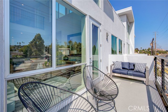 1920 Pacific Coast Highway, Redondo Beach, California 90277, 1 Bedroom Bedrooms, ,1 BathroomBathrooms,Residential,Sold,Pacific Coast Highway,OC20068896