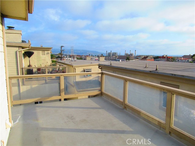 833 5th Street, Hermosa Beach, California 90254, 3 Bedrooms Bedrooms, ,2 BathroomsBathrooms,Residential,Sold,5th,SB17143481