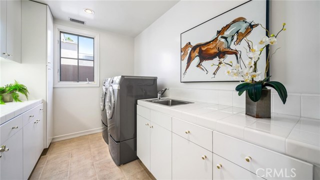 1002 5th Street, Hermosa Beach, California 90254, 5 Bedrooms Bedrooms, ,2 BathroomsBathrooms,Residential,Sold,5th,SB20139034