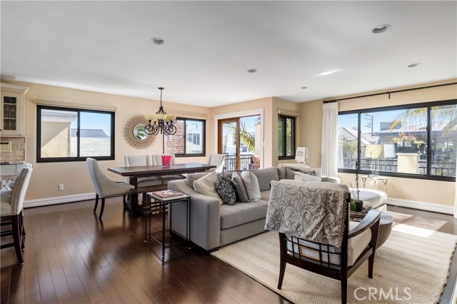437 27th Street, Manhattan Beach, California 90266, 4 Bedrooms Bedrooms, ,3 BathroomsBathrooms,Residential,Sold,27th,SB21036239