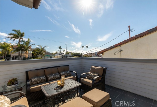 609 Ruby Street, Redondo Beach, California 90277, 5 Bedrooms Bedrooms, ,4 BathroomsBathrooms,Residential,Sold,Ruby,SB21053016