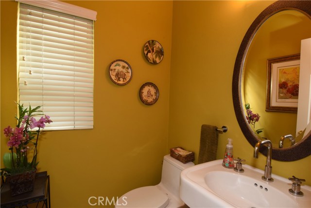 Pretty ½ guest bath on entry level.