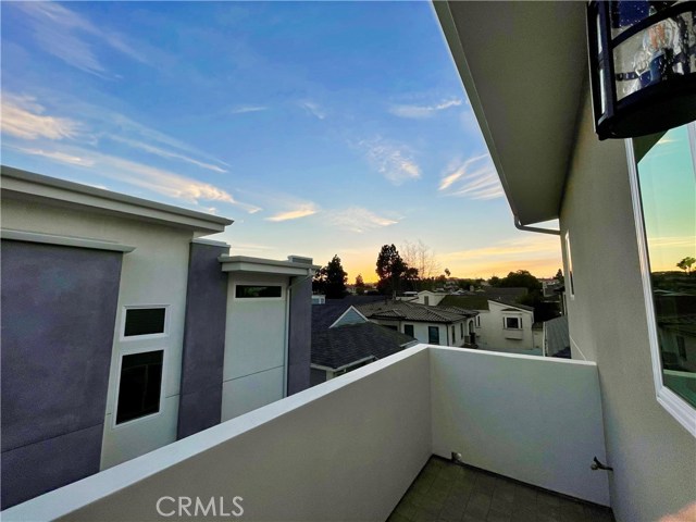 1926 Ruhland Ave., Redondo Beach, California 90278, 4 Bedrooms Bedrooms, ,3 BathroomsBathrooms,Residential,Sold,Ruhland Ave.,SB20256943