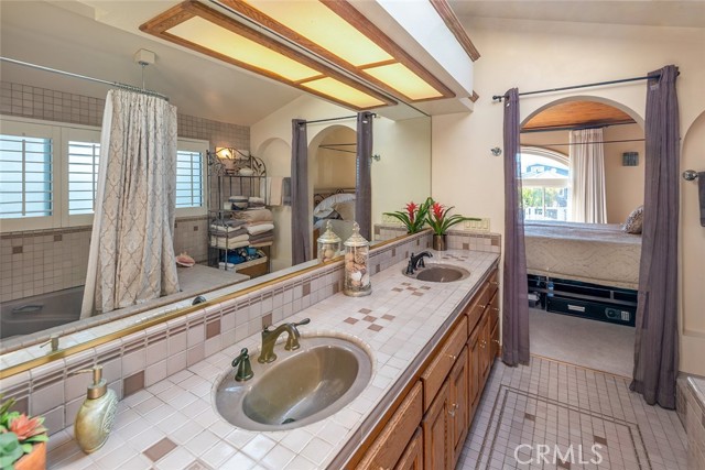 619 Avenue B, Redondo Beach, California 90277, 5 Bedrooms Bedrooms, ,3 BathroomsBathrooms,Residential,Sold,Avenue B,SB21044524