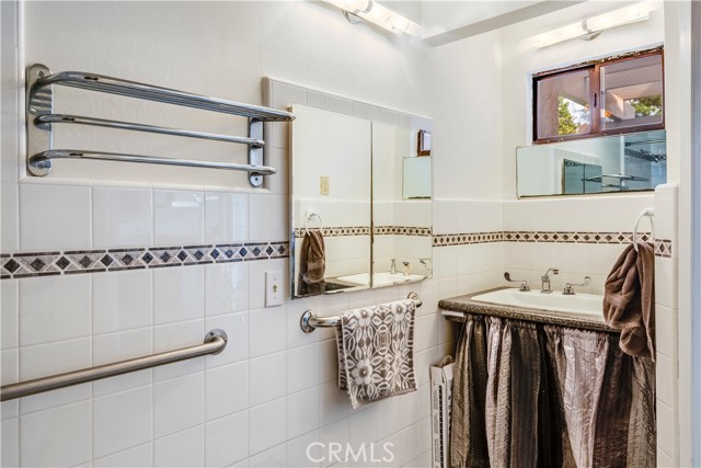11 Seaview Drive South, Rolling Hills Estates, California 90274, 3 Bedrooms Bedrooms, ,3 BathroomsBathrooms,Residential,Sold,Seaview Drive South,PV19037214