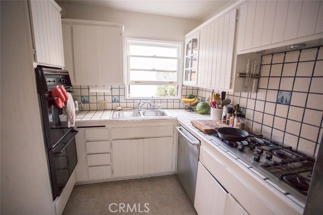 1812 Armour Lane, Redondo Beach, California 90278, 2 Bedrooms Bedrooms, ,1 BathroomBathrooms,Residential,Sold,Armour,SB17159525