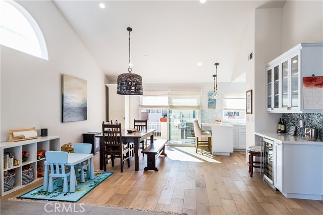 840 Loma Drive, Hermosa Beach, California 90254, 3 Bedrooms Bedrooms, ,2 BathroomsBathrooms,Residential,Sold,Loma,SB18033597