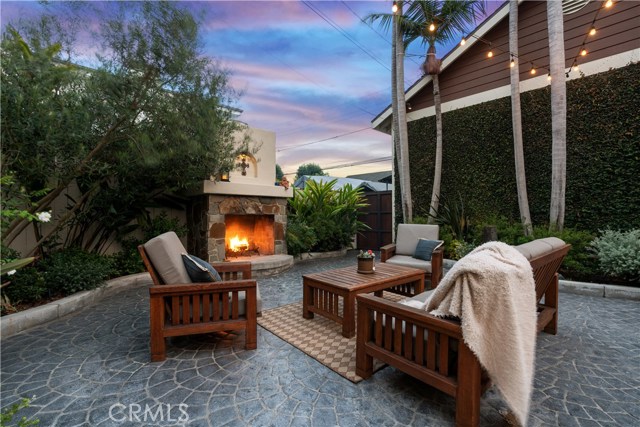 618 Avenue C, Redondo Beach, California 90277, 3 Bedrooms Bedrooms, ,2 BathroomsBathrooms,Residential,Sold,Avenue C,SB20188515