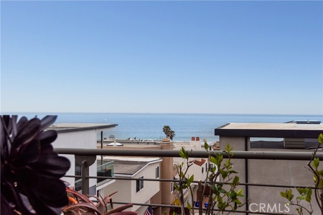 220 16th Street, Manhattan Beach, California 90266, 5 Bedrooms Bedrooms, ,4 BathroomsBathrooms,Residential,Sold,16th,SB19113245