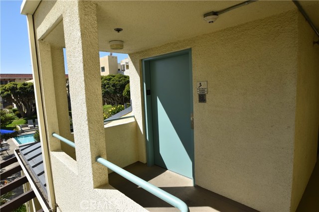 510 The Village, Redondo Beach, California 90277, 2 Bedrooms Bedrooms, ,2 BathroomsBathrooms,Residential,Sold,The Village,SB17088247