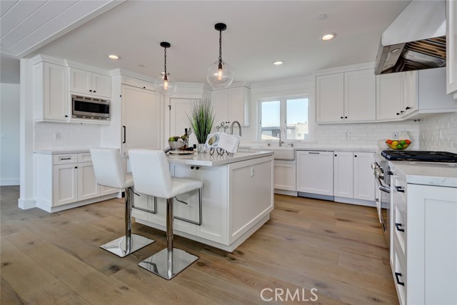 702 Loma Drive, Hermosa Beach, California 90254, 3 Bedrooms Bedrooms, ,3 BathroomsBathrooms,Residential,Sold,Loma,SB18137124