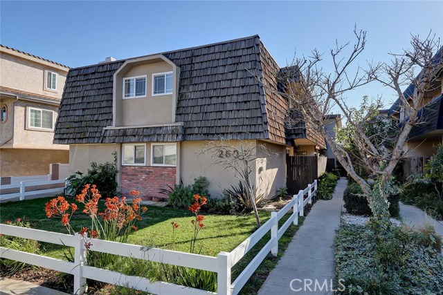 2606 Gates Avenue, Redondo Beach, California 90278, 2 Bedrooms Bedrooms, ,2 BathroomsBathrooms,Residential,Sold,Gates,SB18297549