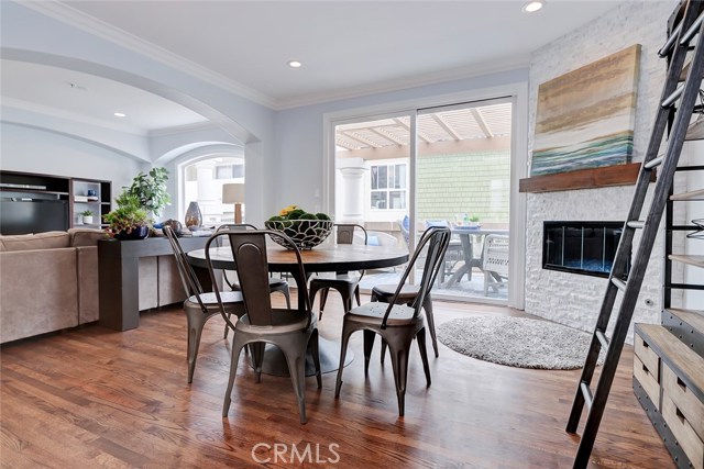 520 Esplanade, Redondo Beach, California 90277, 3 Bedrooms Bedrooms, ,2 BathroomsBathrooms,Residential,Sold,Esplanade,SB19051204