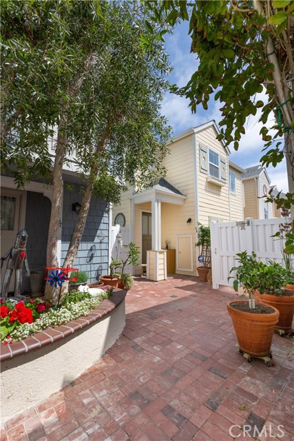 1800 Pacific Coast, Redondo Beach, California 90277, 4 Bedrooms Bedrooms, ,3 BathroomsBathrooms,Residential,Sold,Pacific Coast,PV20134664