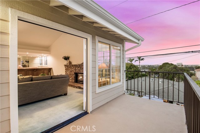 2200 Chestnut Avenue, Manhattan Beach, California 90266, 4 Bedrooms Bedrooms, ,3 BathroomsBathrooms,Residential,Sold,Chestnut,SB21138912