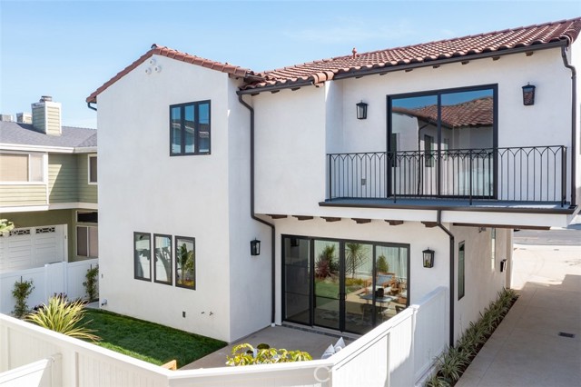 2003 Gates Avenue, Redondo Beach, California 90278, 4 Bedrooms Bedrooms, ,4 BathroomsBathrooms,Residential,Sold,Gates,SB21078366