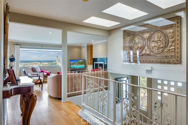 831 Maria Avenue, Redondo Beach, California 90277, 3 Bedrooms Bedrooms, ,3 BathroomsBathrooms,Residential,Sold,Maria,SB17115369