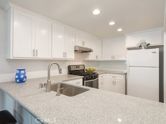 1112 Beryl Street, Redondo Beach, California 90277, 2 Bedrooms Bedrooms, ,1 BathroomBathrooms,Residential,Sold,Beryl,SB18160339