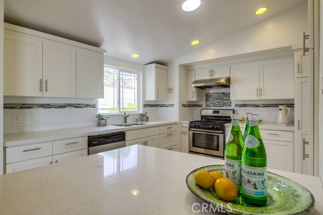 2051 Summerland Street, Rancho Palos Verdes, California 90275, 3 Bedrooms Bedrooms, ,1 BathroomBathrooms,Residential,Sold,Summerland,SB18022522