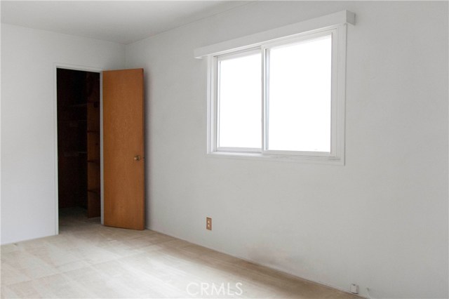 Middle Bedroom--it is the largest and is opposite the upstairs bathroom.