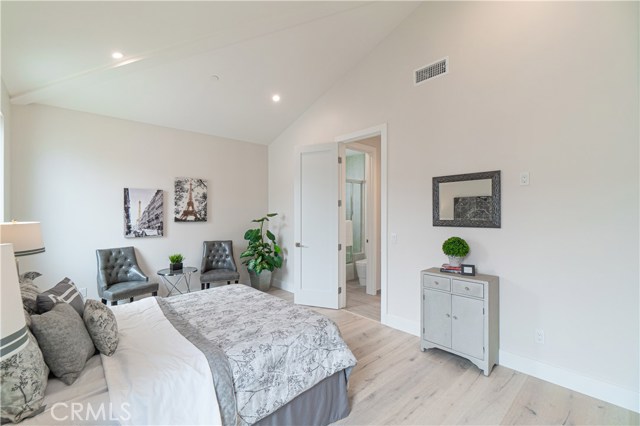 Jack & Jill Bedroom #1