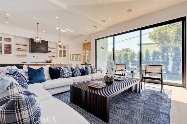 3405 Pine Avenue, Manhattan Beach, California 90266, 5 Bedrooms Bedrooms, ,4 BathroomsBathrooms,Residential,Sold,Pine,SB20165715