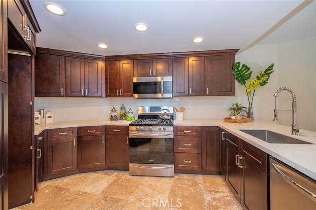 610 Guadalupe Avenue, Redondo Beach, California 90277, 3 Bedrooms Bedrooms, ,3 BathroomsBathrooms,Residential,Sold,Guadalupe,IN18242936