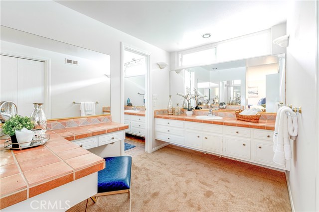 1541 19th Street, Manhattan Beach, California 90266, 4 Bedrooms Bedrooms, ,2 BathroomsBathrooms,Residential,Sold,19th,SB19100180