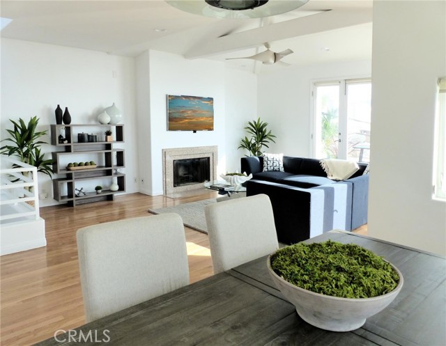 229 Moonstone Street, Manhattan Beach, California 90266, 3 Bedrooms Bedrooms, ,3 BathroomsBathrooms,Residential,Sold,Moonstone,SB21041796