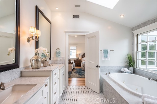 2916 Palm Avenue, Manhattan Beach, California 90266, 5 Bedrooms Bedrooms, ,4 BathroomsBathrooms,Residential,Sold,Palm,SB19125651