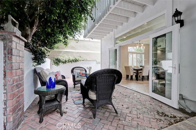 214 Juanita Avenue, Redondo Beach, California 90277, 3 Bedrooms Bedrooms, ,2 BathroomsBathrooms,Residential,Sold,Juanita,SB19078537