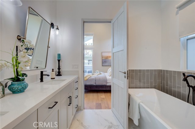 1711 Haynes Lane, Redondo Beach, California 90278, 3 Bedrooms Bedrooms, ,4 BathroomsBathrooms,Residential,Sold,Haynes,PV19232617