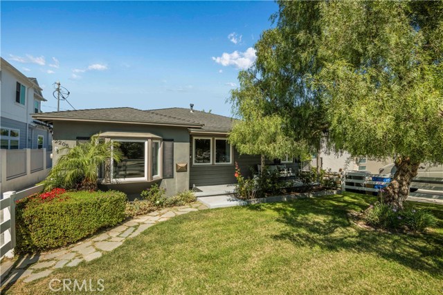 2205 Graham Avenue, Redondo Beach, California 90278, 3 Bedrooms Bedrooms, ,2 BathroomsBathrooms,Residential,Sold,Graham,SB20201906