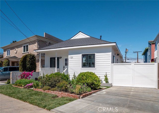 1131 19th Street, Hermosa Beach, California 90254, 2 Bedrooms Bedrooms, ,1 BathroomBathrooms,Residential,Sold,19th,SB20249422