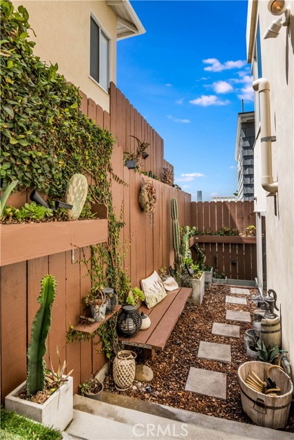 228 33rd Street, Manhattan Beach, California 90266, 3 Bedrooms Bedrooms, ,1 BathroomBathrooms,Residential,Sold,33rd,SB19198538