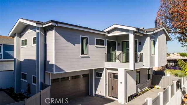 1917 Farrell Avenue, Redondo Beach, California 90278, 4 Bedrooms Bedrooms, ,3 BathroomsBathrooms,Residential,Sold,Farrell,PV20259127