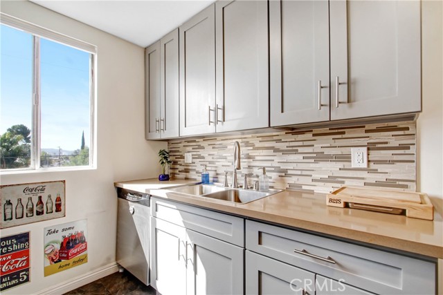 2 Bed Home for Sale in Van Nuys, California