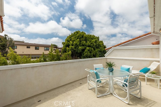 2620 Voorhees Avenue, Redondo Beach, California 90278, 3 Bedrooms Bedrooms, ,2 BathroomsBathrooms,Residential,Sold,Voorhees,SB21105057