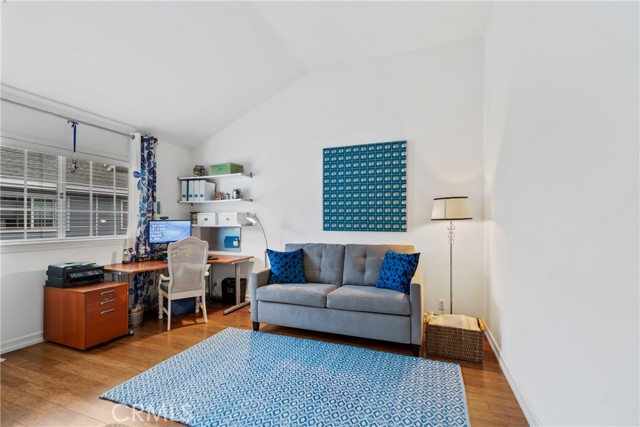 319 Emerald Street, Redondo Beach, California 90277, 2 Bedrooms Bedrooms, ,2 BathroomsBathrooms,Residential,Sold,Emerald,SB21122333