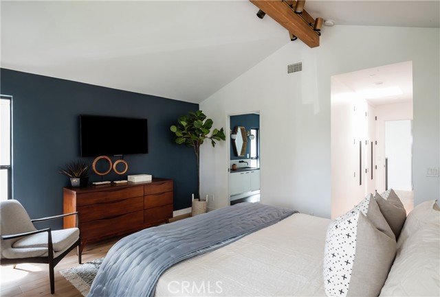 587 36th Street, Manhattan Beach, California 90266, 3 Bedrooms Bedrooms, ,2 BathroomsBathrooms,Residential,Sold,36th,SB21105044