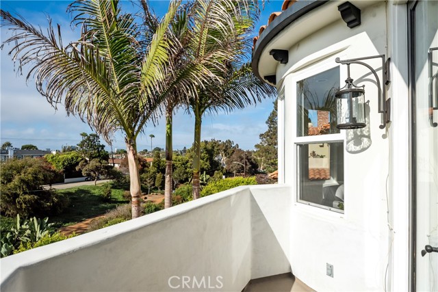 2322 Laurel Bluff Drive, Manhattan Beach, California 90266, 4 Bedrooms Bedrooms, ,3 BathroomsBathrooms,Residential,Sold,Laurel Bluff,SB21167191