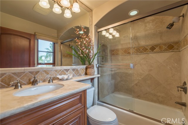 Another beautiful full bathroom off of bedroom #3
