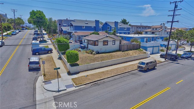 201 Juanita Avenue, Redondo Beach, California 90277, 2 Bedrooms Bedrooms, ,1 BathroomBathrooms,Residential,Sold,Juanita,OC17151838