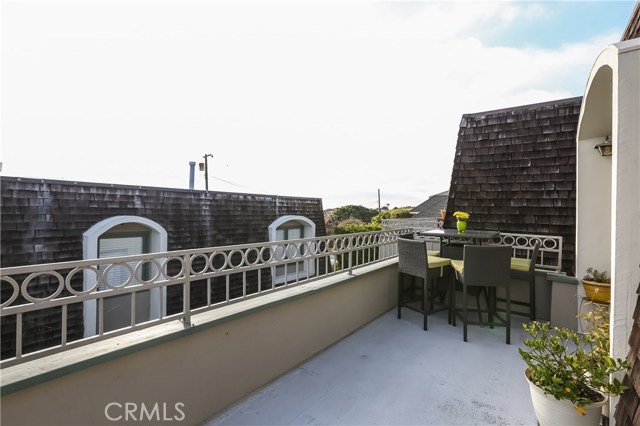 110 Guadalupe Avenue, Redondo Beach, California 90277, 3 Bedrooms Bedrooms, ,3 BathroomsBathrooms,Residential,Sold,Guadalupe,PW17148402