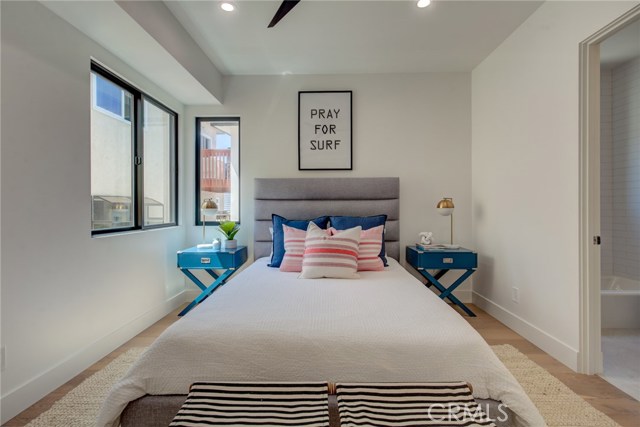 124 39th Street, Manhattan Beach, California 90266, 3 Bedrooms Bedrooms, ,2 BathroomsBathrooms,Residential,Sold,39th,SB20089804